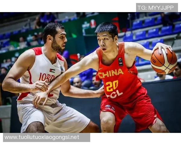 中国男篮蓝队迎战约旦队力争在国际赛场上再创佳绩